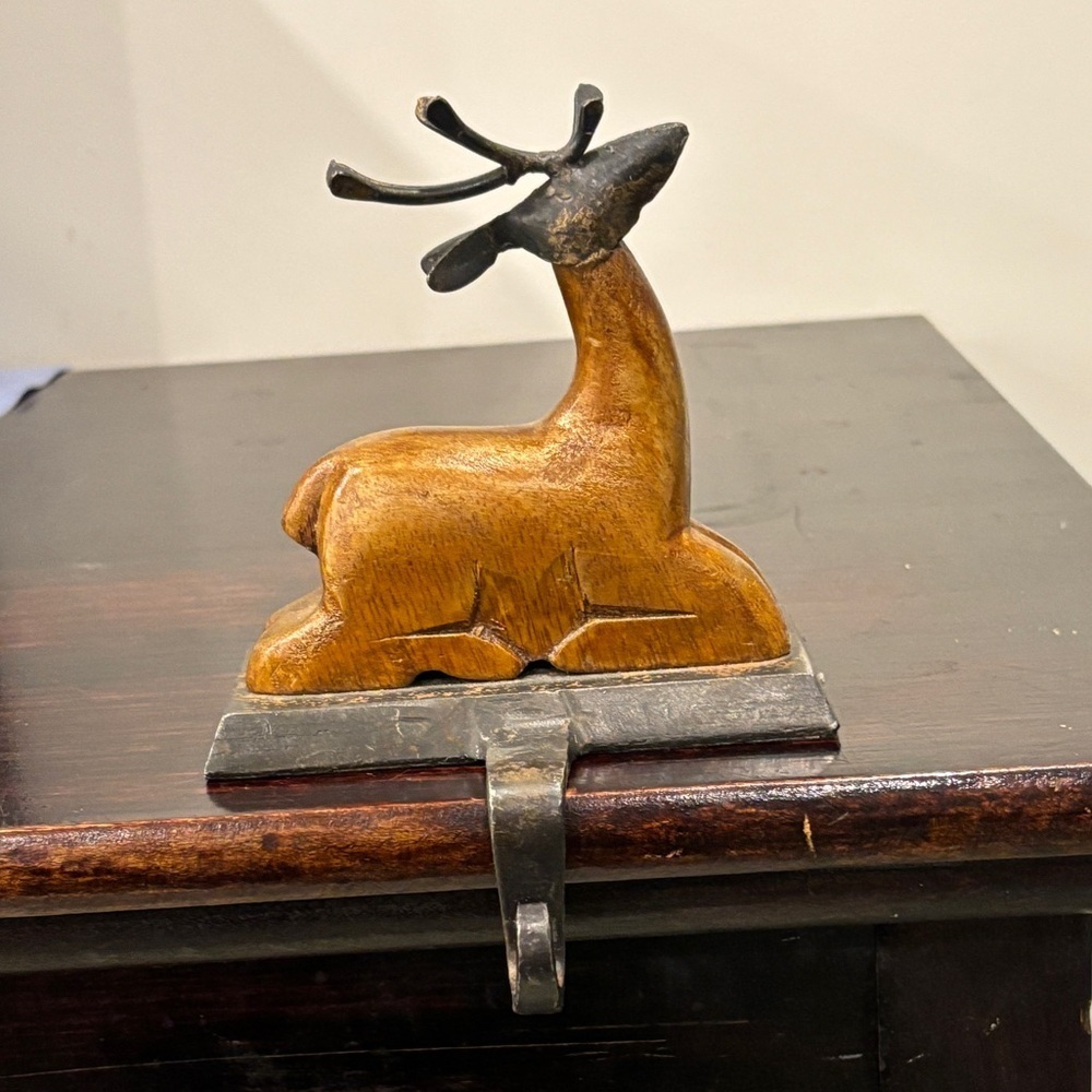 Pier 1 Reindeer Stocking Holder Hanger Wood & Wrought Iron Mantel Holiday Decor